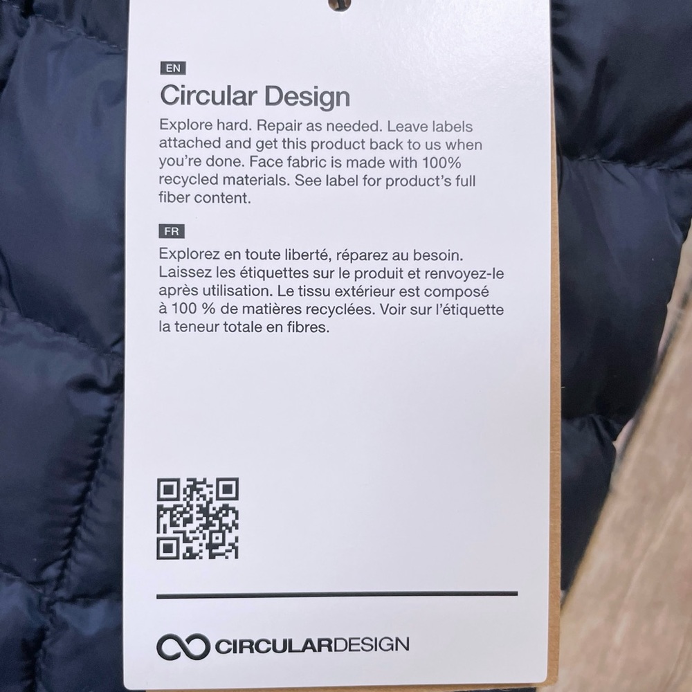 The North Face Women’s ThermoBall Insulated Vest In Summit Navy - Picture 9 of 9